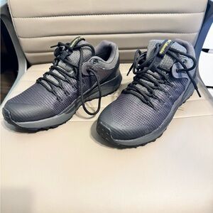 Men's Gray Athletic Shoes